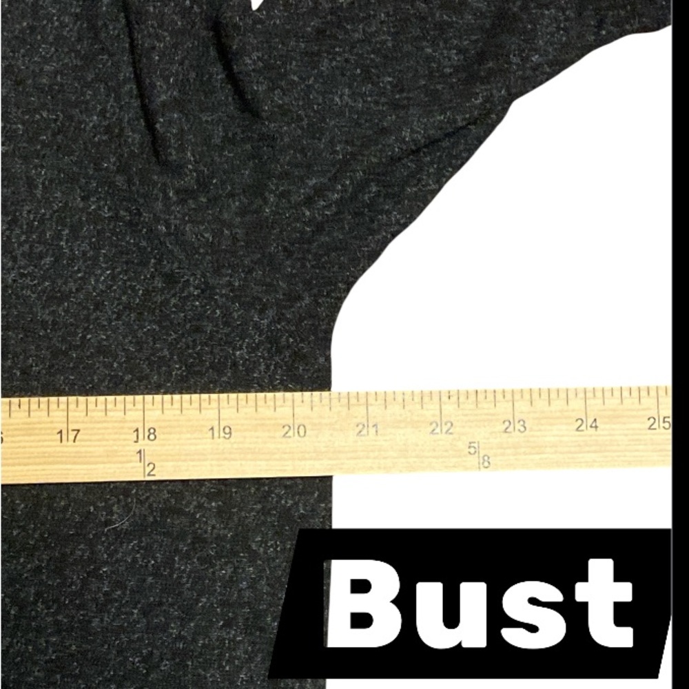 Zara Gray Crew Neck Sweater
BIN 23 - Picture 5 of 5
